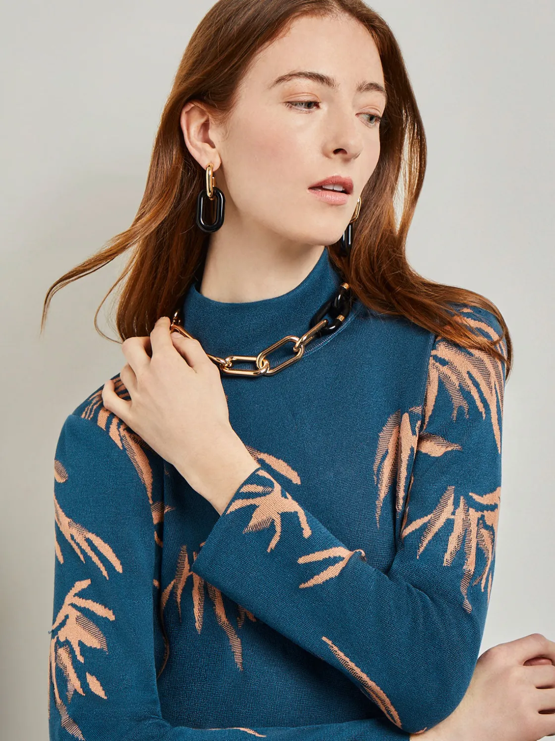 Misook Accessories|Necklaces|Gold & Black Resin Oval Link Necklace